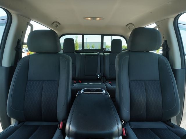 2017 Nissan TITAN SV
