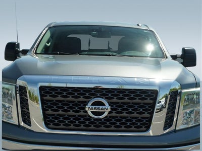 2017 Nissan TITAN SV