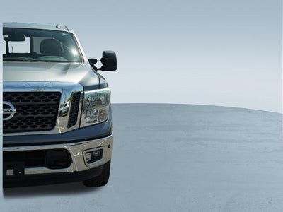 2017 Nissan TITAN SV