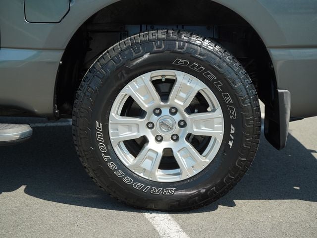 2017 Nissan TITAN SV