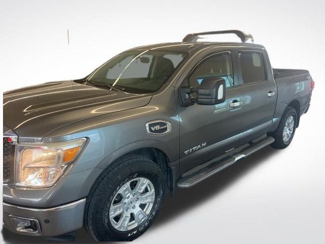 2017 Nissan TITAN SV