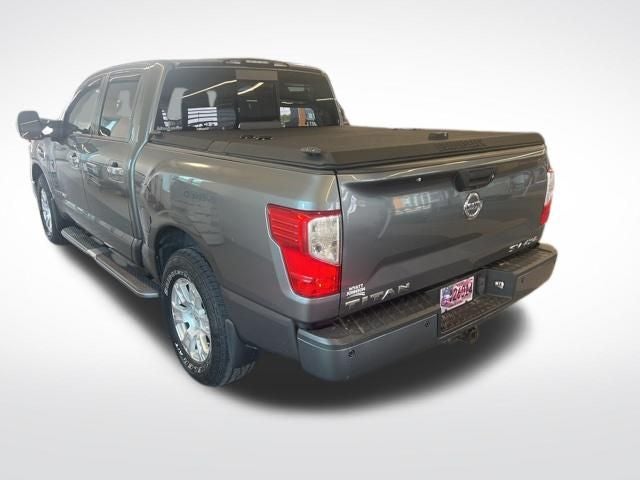 2017 Nissan TITAN SV