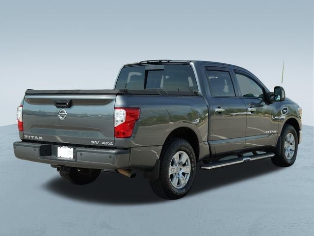 2017 Nissan TITAN SV