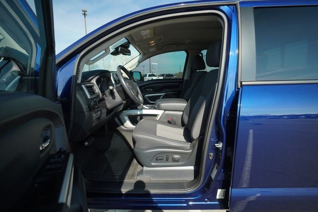 2021 Nissan TITAN Crew Cab SV 4x2