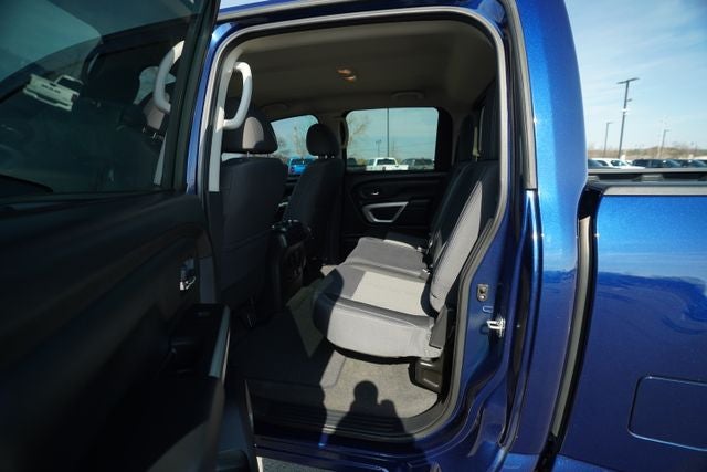 2021 Nissan TITAN Crew Cab SV 4x2