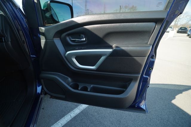 2021 Nissan TITAN Crew Cab SV 4x2