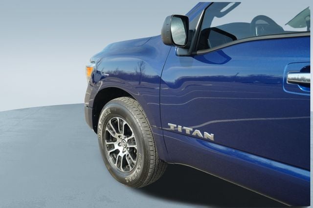 2021 Nissan TITAN Crew Cab SV 4x2