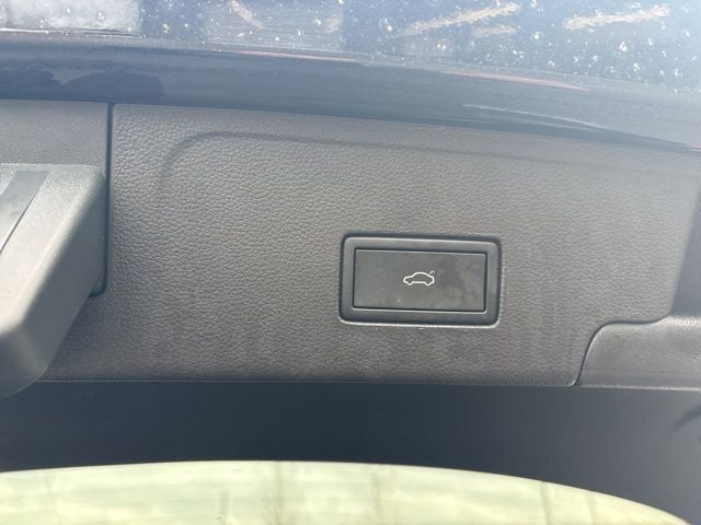 2023 Volkswagen Atlas Cross Sport 3.6L V6 SEL Premium R-Line