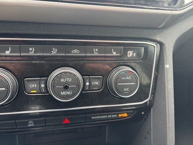 2023 Volkswagen Atlas Cross Sport 3.6L V6 SEL Premium R-Line