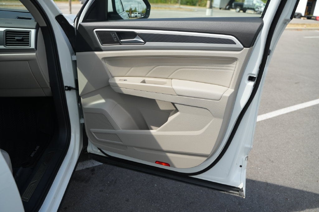 2021 Volkswagen Atlas 3.6L V6 SE w/Technology R-Line