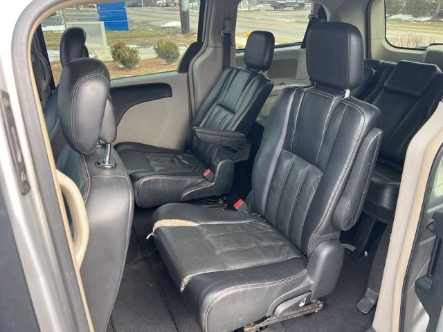 2012 Chrysler Town & Country Touring