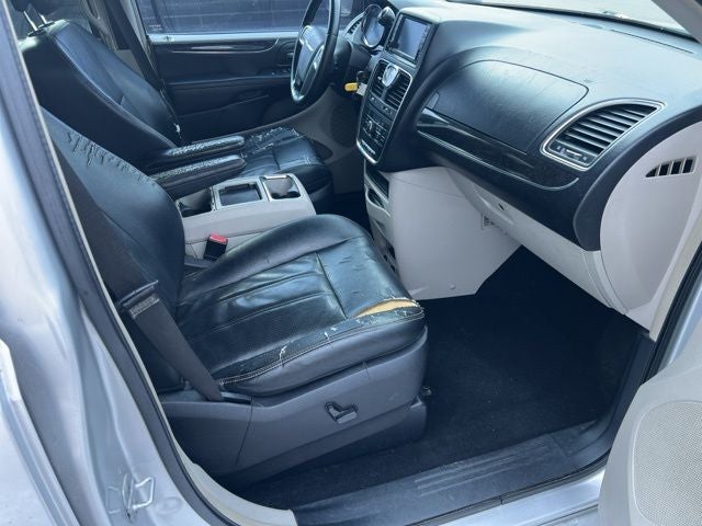 2012 Chrysler Town & Country Touring