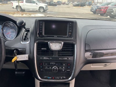 2012 Chrysler Town & Country Touring