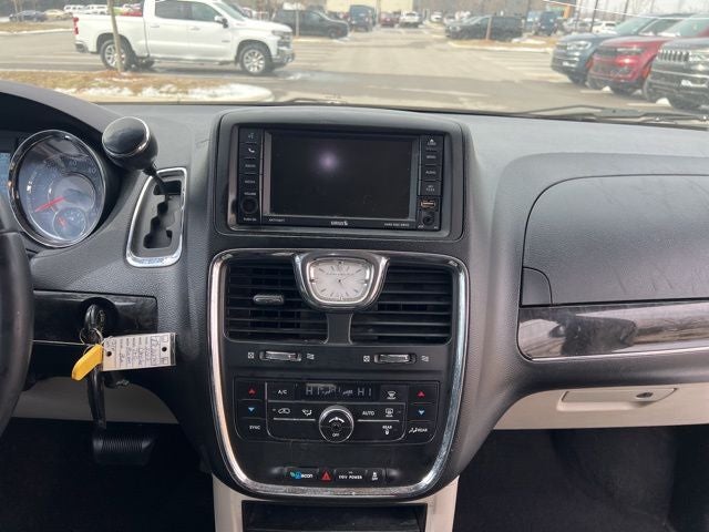 2012 Chrysler Town & Country Touring