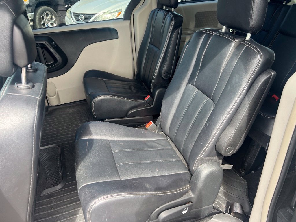 2014 Chrysler Town & Country Touring