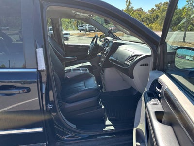 2014 Chrysler Town & Country Touring