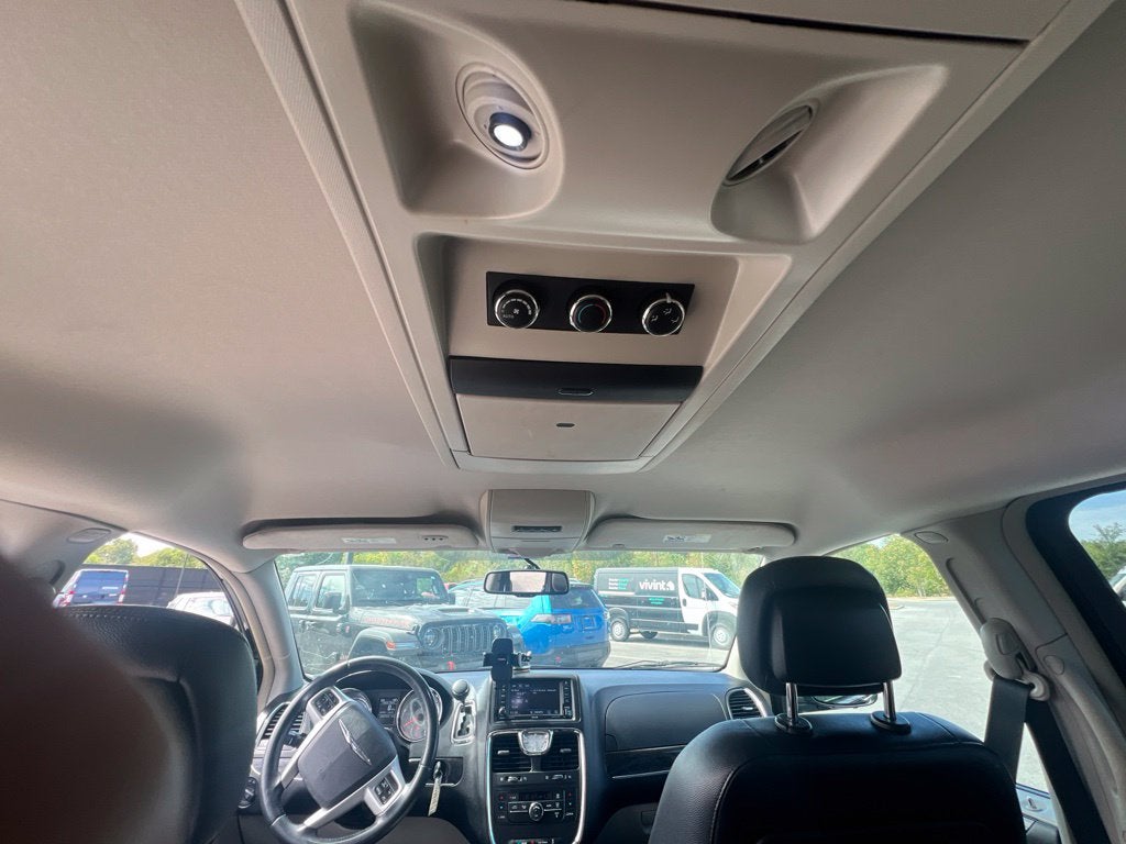 2014 Chrysler Town & Country Touring