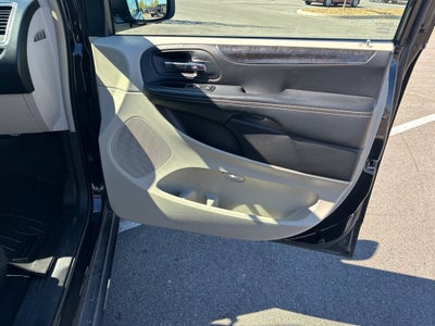 2014 Chrysler Town & Country Touring