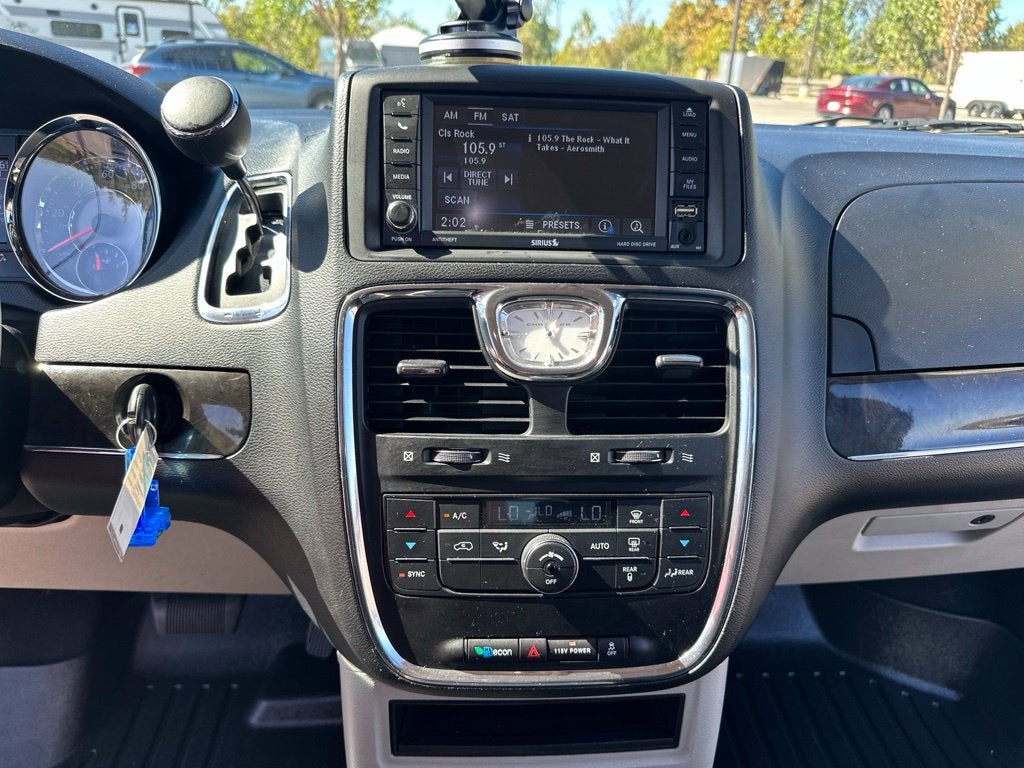 2014 Chrysler Town & Country Touring