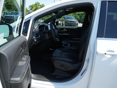 2027 Chrysler Pacifica PACIFICA SELECT
