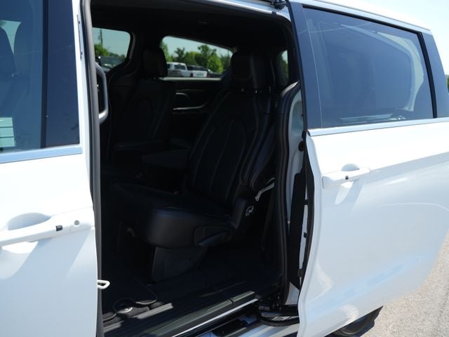 2027 Chrysler Pacifica PACIFICA SELECT