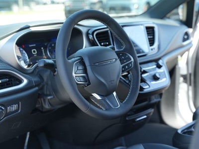 2027 Chrysler Pacifica PACIFICA SELECT