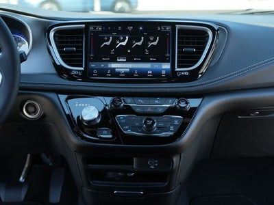 2027 Chrysler Pacifica PACIFICA SELECT