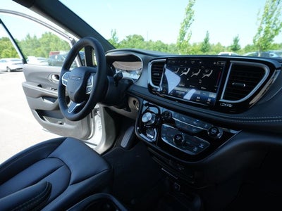 2027 Chrysler Pacifica PACIFICA SELECT