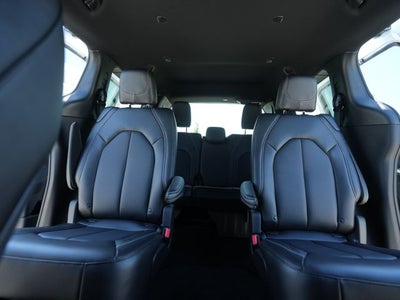 2027 Chrysler Pacifica PACIFICA SELECT