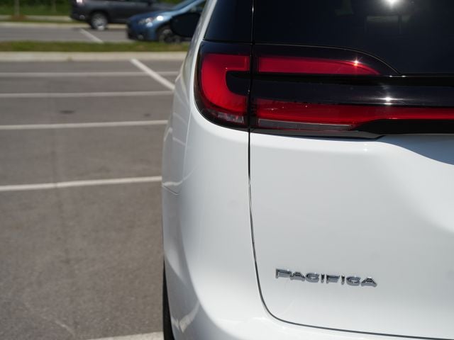 2027 Chrysler Pacifica PACIFICA SELECT