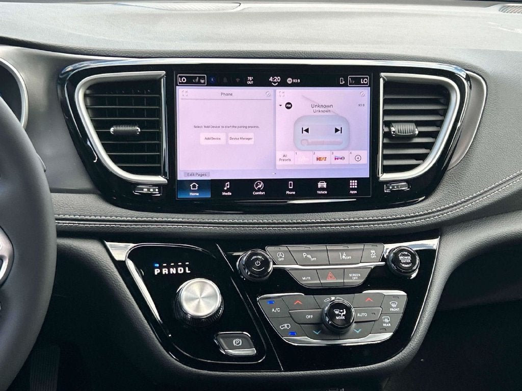 2026 Chrysler Pacifica Select