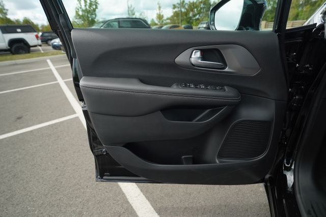 2026 Chrysler Voyager VOYAGER LX