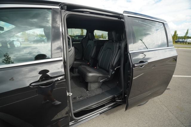 2026 Chrysler Voyager VOYAGER LX