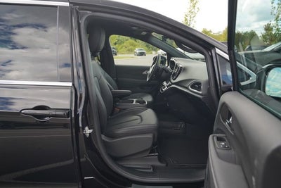 2026 Chrysler Voyager VOYAGER LX