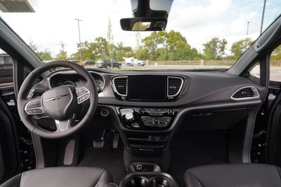 2026 Chrysler Voyager VOYAGER LX