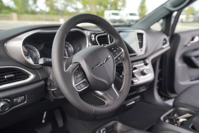 2026 Chrysler Voyager VOYAGER LX