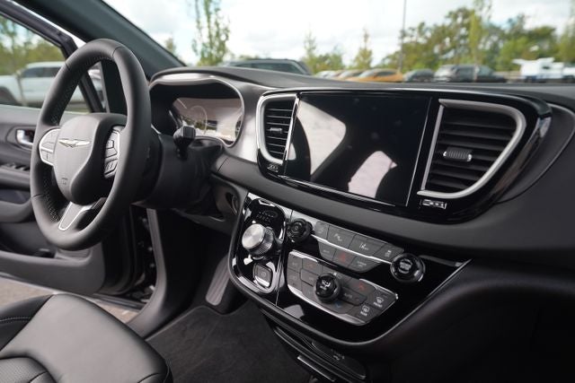 2026 Chrysler Voyager VOYAGER LX