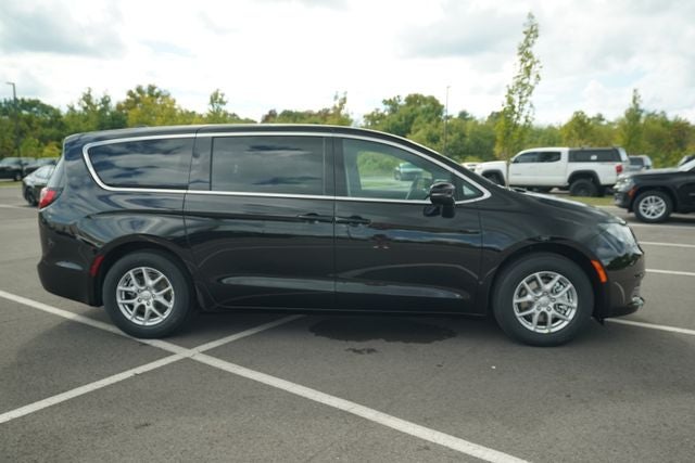2026 Chrysler Voyager VOYAGER LX