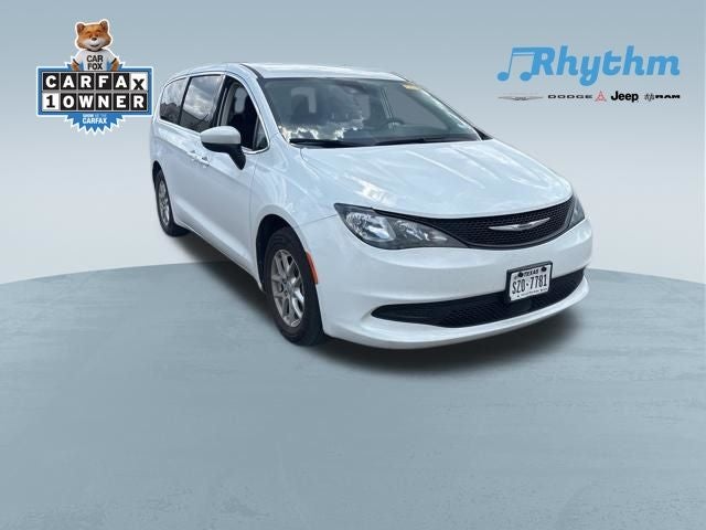 2023 Chrysler Voyager's photo