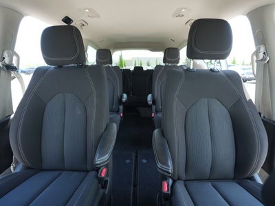 2023 Chrysler Voyager LX