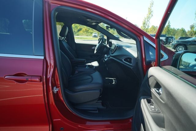 2026 Chrysler Voyager VOYAGER LX