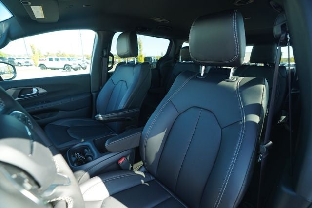 2026 Chrysler Voyager VOYAGER LX