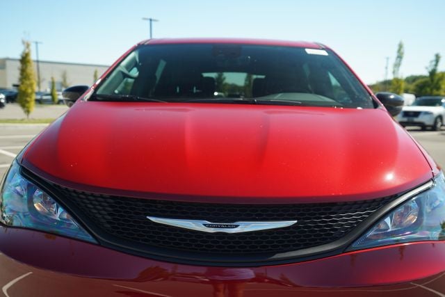 2026 Chrysler Voyager VOYAGER LX