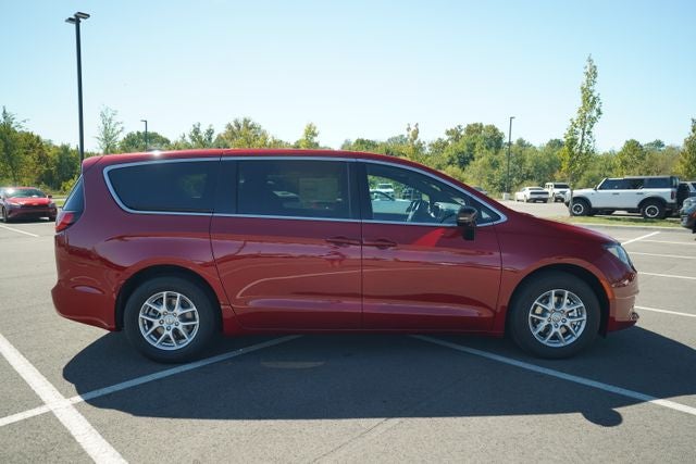 2026 Chrysler Voyager VOYAGER LX