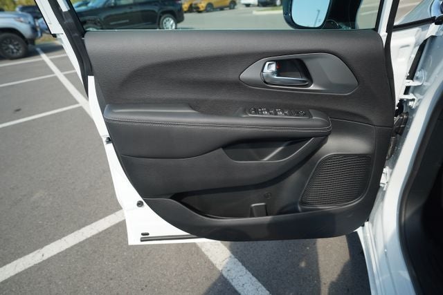 2026 Chrysler Voyager VOYAGER LX