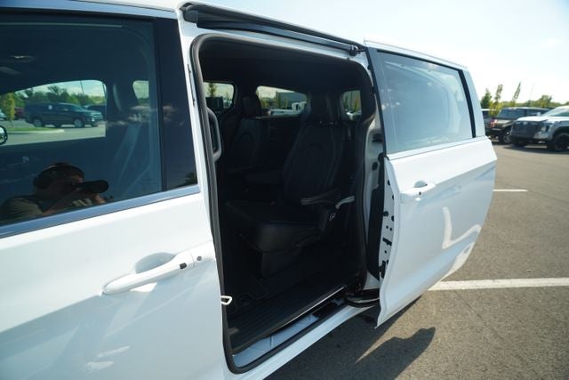 2026 Chrysler Voyager VOYAGER LX