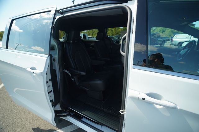 2026 Chrysler Voyager VOYAGER LX