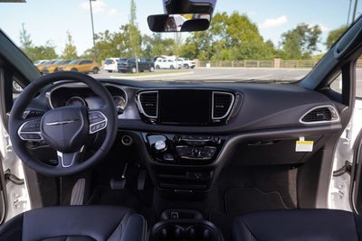 2026 Chrysler Voyager VOYAGER LX