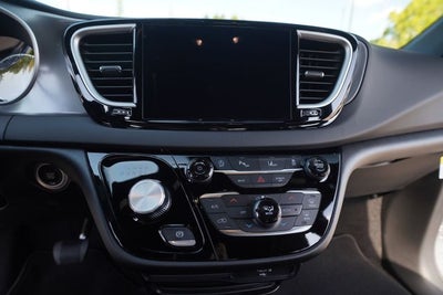 2026 Chrysler Voyager VOYAGER LX