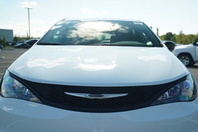 2026 Chrysler Voyager VOYAGER LX